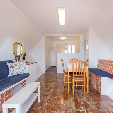Apartamento In By Bajondillo *